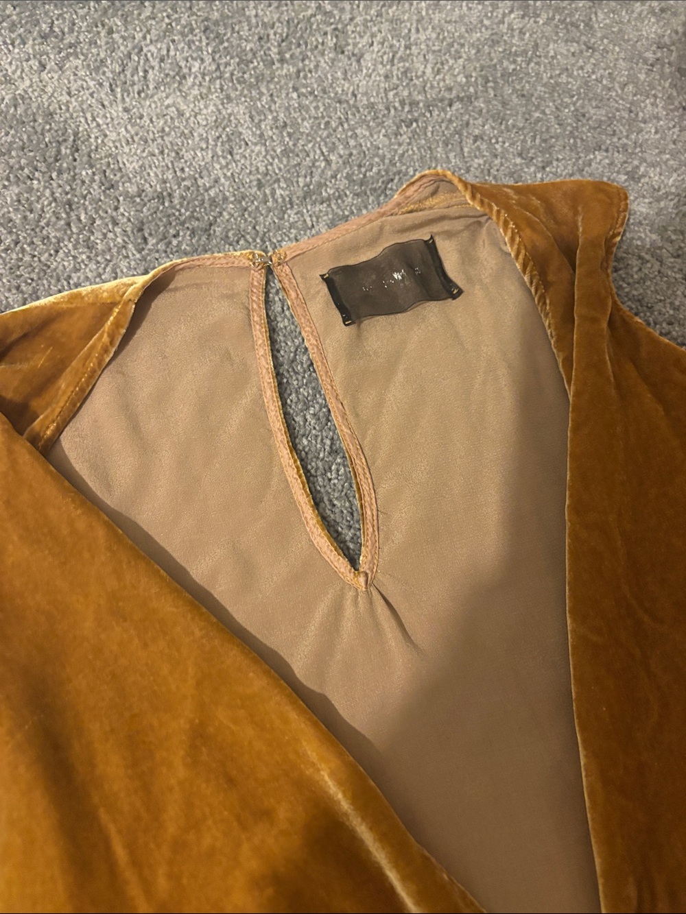 Reformation gold velour jumpsuit - Picture 5 of 7